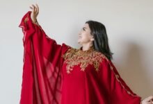 How to Choose the Perfect Asian Suit for Any Occasion? 2 A chubby girl wearing a beautiful red Asian suit