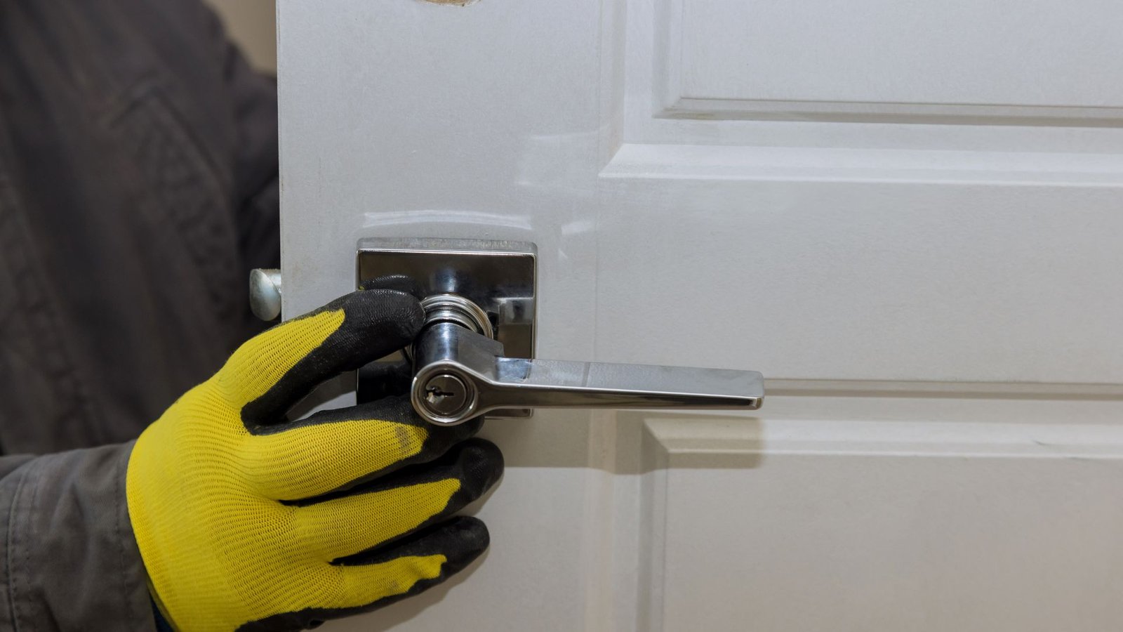 designfaratitlu26 The Role of Locksmiths in Emergency Situations